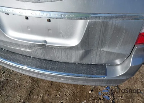 2014 Chrysler Town & Country Touring z USA, uszkodzony, nr VIN 2C4RC1BG5ER293731